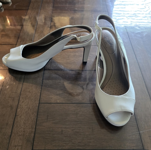 Open Toe Heels - Picture 3 of 3